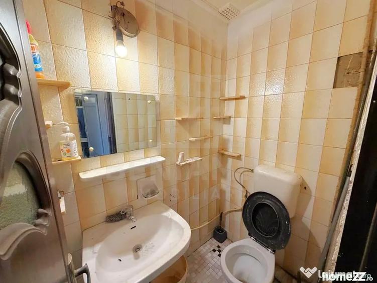 Apartament cu 4 camere decomandat în Valea Rosie