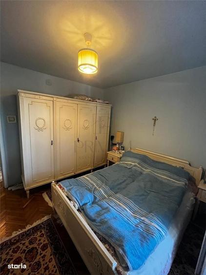 Apartament cu 4 camere decomandat în Lipovei