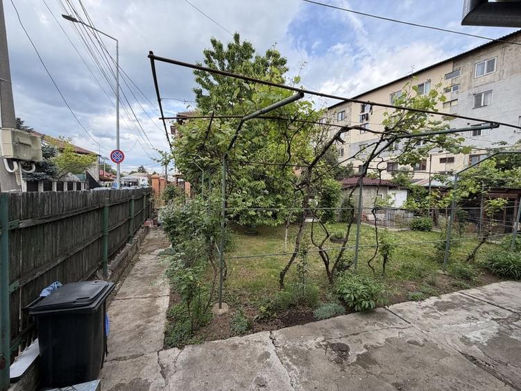 Casă cu 3 camere în Central