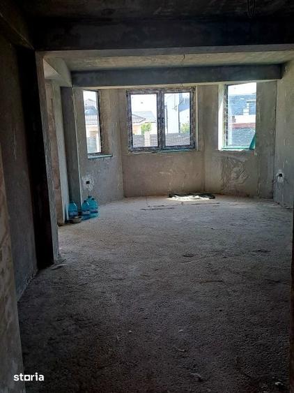 Casă cu 5 camere cu Teren 400 Mp în Central