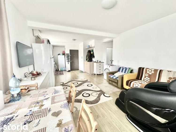 Apartament cu 3 camere semidecomandat în Moșnița Nouă