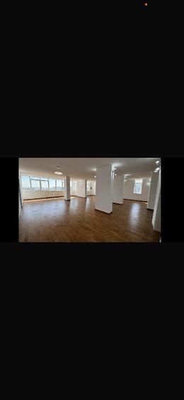 Apartament cu 5 camere decomandat în Parcul Carol