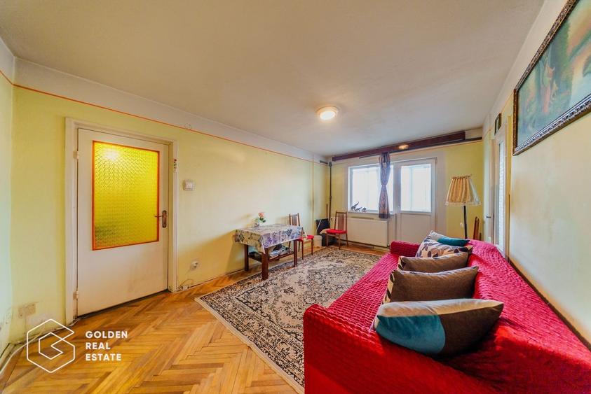 Apartament cu 3 camere semidecomandat în Aurel Vlaicu