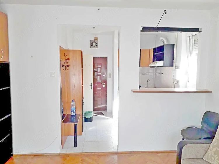 Garsonieră semidecomandată în Semicentral