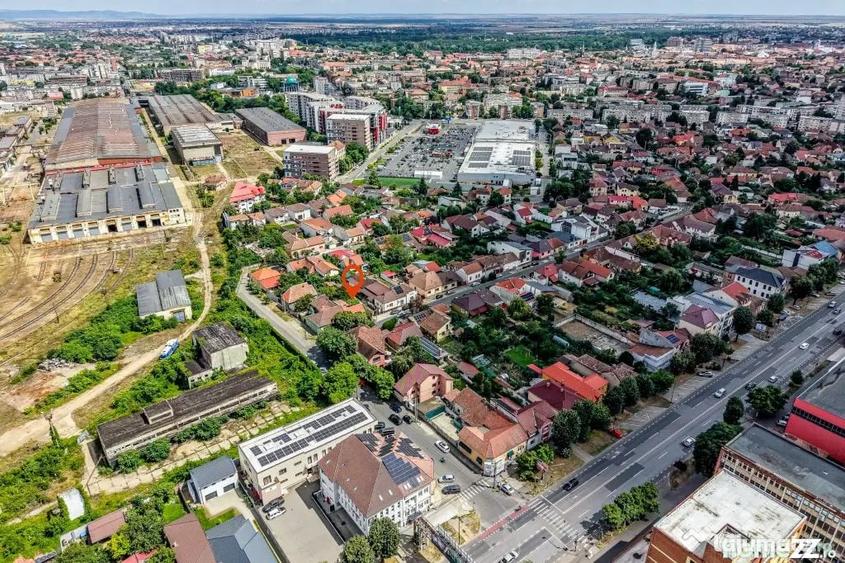 Casă cu 3 camere cu Teren 370 Mp în Central