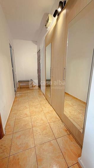 Apartament cu 2 camere nedecomandat, mobilat în Podu Roș