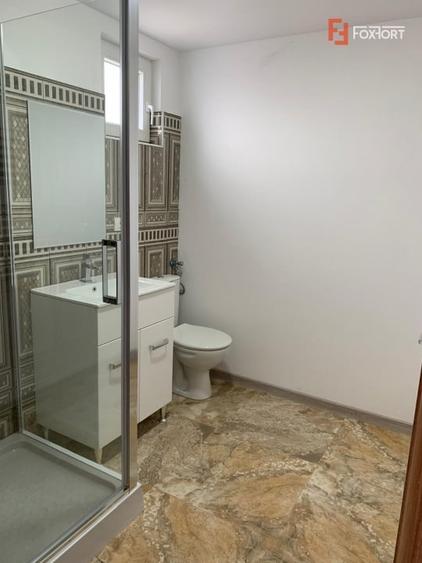 Casă individuală cu 16 camere cu Canalizare în Șag