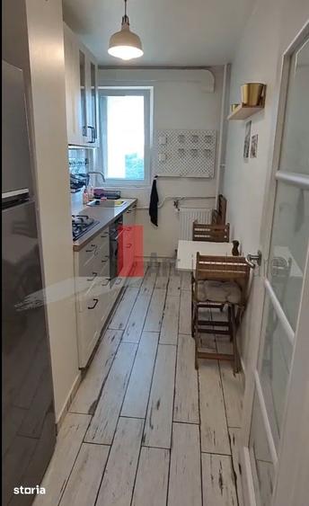 Apartament cu 3 camere semidecomandat în Drumul Taberei