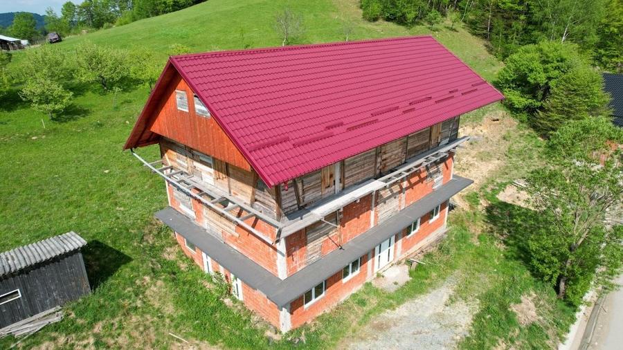Casă cu 4 camere în Rogojel