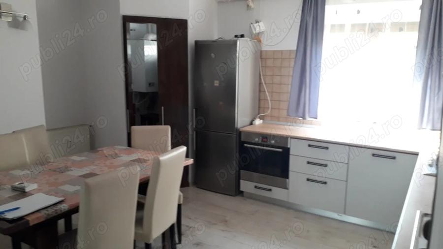 Apartament cu 3 camere decomandat în Podgoria