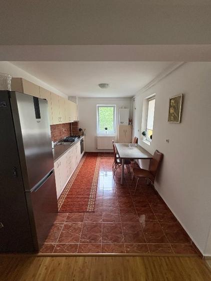 Apartament cu 3 camere decomandat, mobilat în Unirea