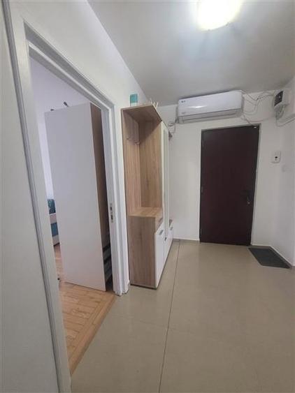 Apartament cu 3 camere decomandat, mobilat în Faleza Nord