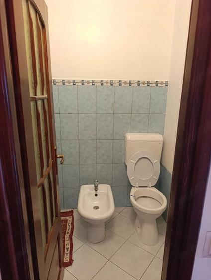 Apartament cu 4 camere decomandat în Calea Romanului