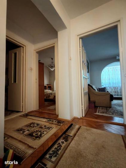 Apartament cu 3 camere decomandat în Dacia