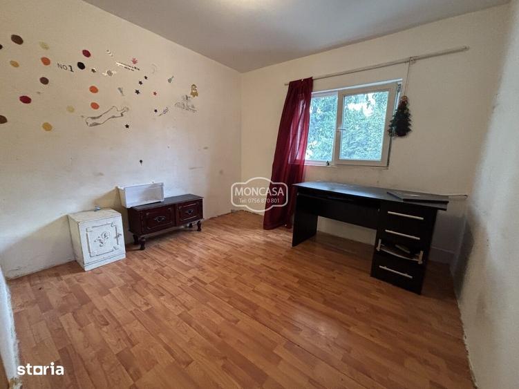 Apartament cu 4 camere decomandat în Central