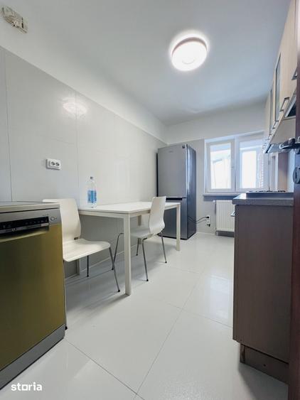 Apartament cu 3 camere decomandat, mobilat în Tei