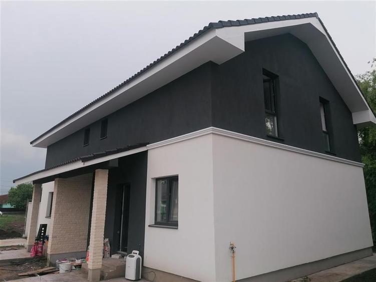 Duplex cu 3 camere cu Teren 300 Mp în Exterior Nord
