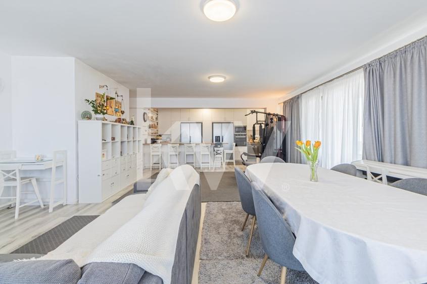 Apartament cu 5 camere decomandat, mobilat în Noua