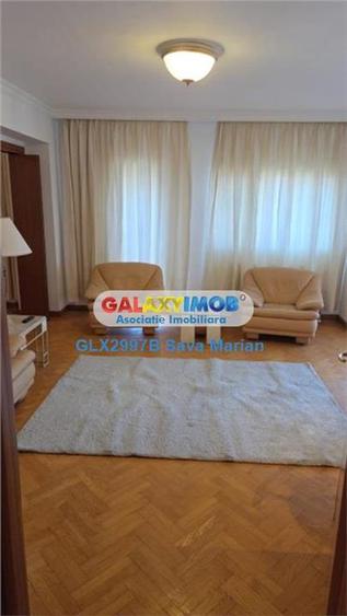 Apartament cu 3 camere semidecomandat, mobilat în Primăverii