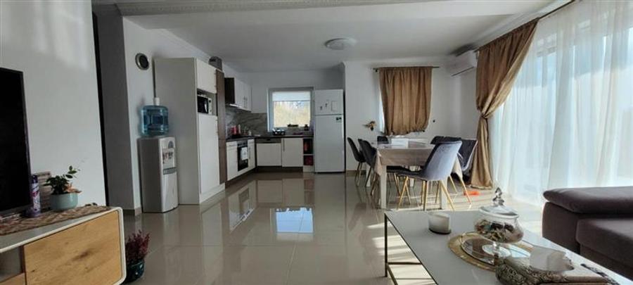 Casă individuală cu 4 camere cu Canalizare în Șura Mare