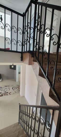 Casă cu 4 camere cu Canalizare în Exterior Vest