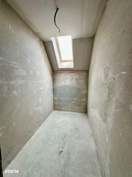 Casă cu 5 camere cu Teren 900 Mp în Ciurila