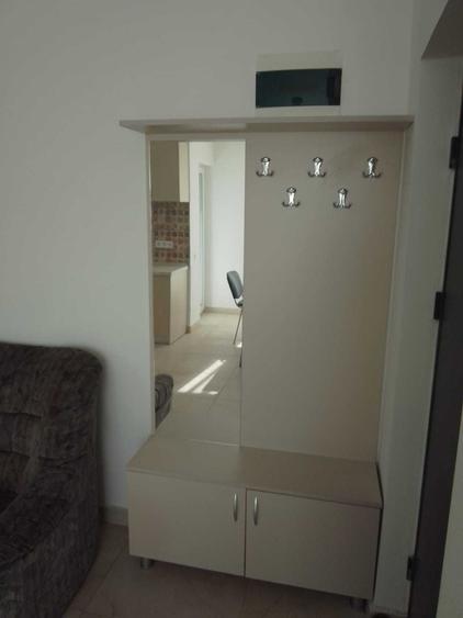 Apartament cu 3 camere decomandat în Florești