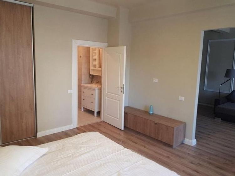 Apartament cu 2 camere semidecomandat, mobilat în Romană