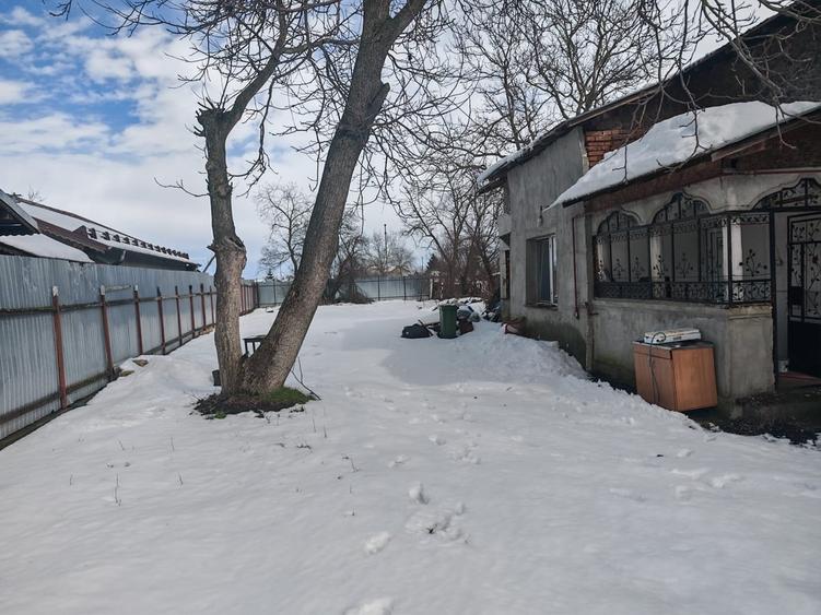 Casă cu 3 camere cu Teren 600 Mp în Central