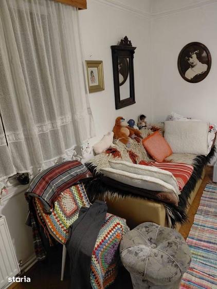 Casă cu 4 camere cu Teren 970 Mp în Central