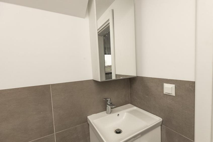 Casă individuală cu 3 camere cu Garaj în Tamași