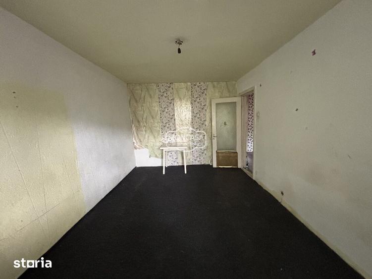 Apartament cu 4 camere decomandat în Central