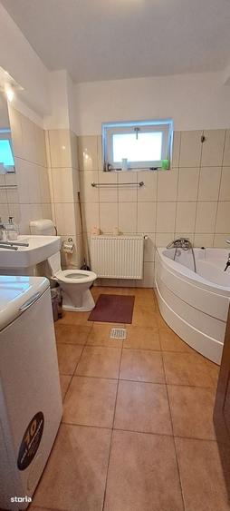Casă cu 4 camere în Gara de Est