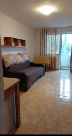 Garsonieră zona far  mobilată utilată 27  mp - 1