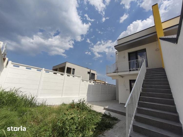 Casă cu 8 camere cu Teren 400 Mp în Central