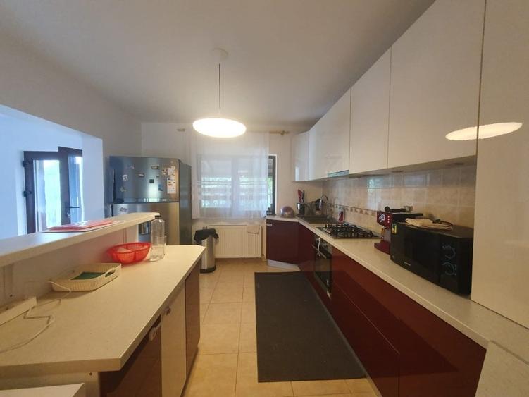 Casă individuală cu 5 camere cu Teren 300 Mp în Chiajna