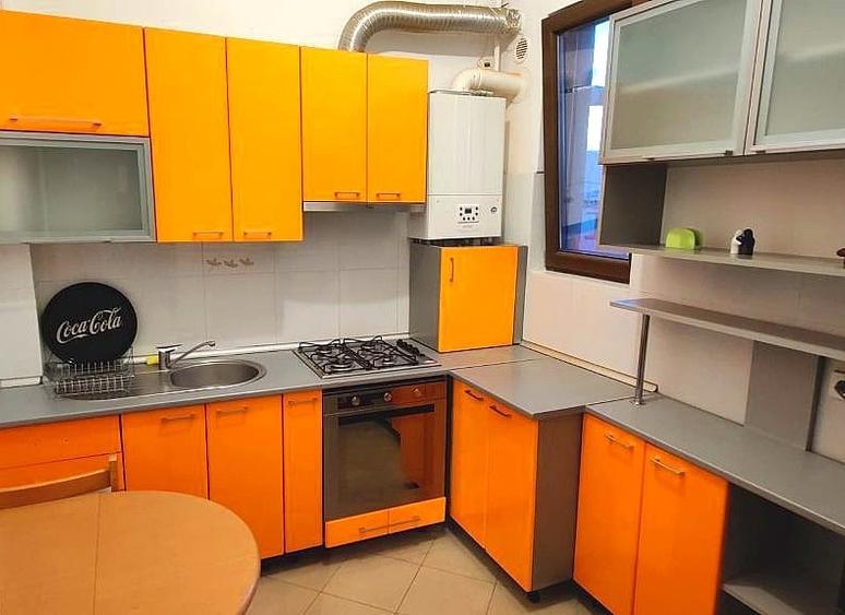 Apartament cu 3 camere decomandat, mobilat în Dămăroaia