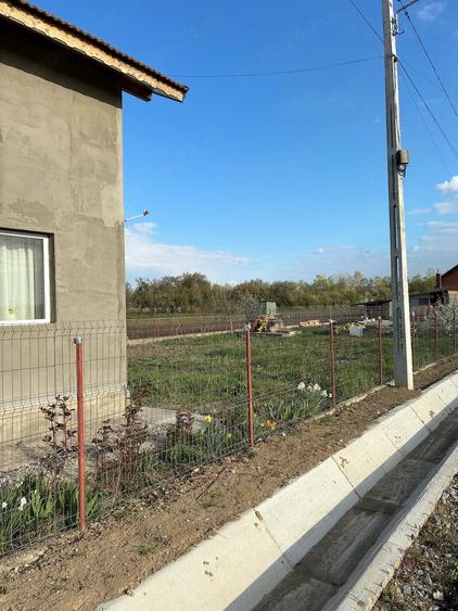 Casă cu 4 camere în Exterior Vest