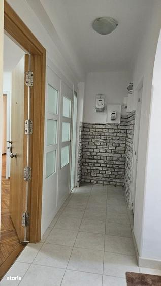 Apartament cu 4 camere în Aviatorilor
