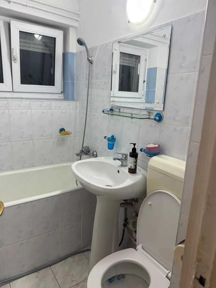 Apartament cu 3 camere decomandat în Giurgiului