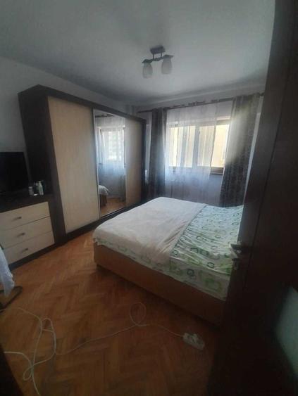 Apartament cu 2 camere decomandat în Calea București