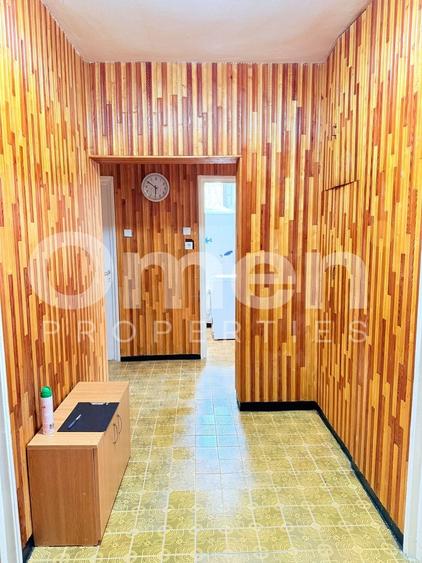 Apartament cu 3 camere decomandat în Săsar