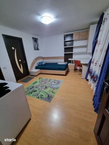 Casă cu 4 camere cu Teren 140 Mp în Central