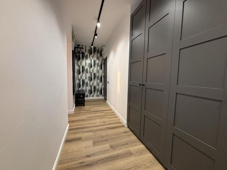 Apartament cu 3 camere semidecomandat în Floreasca