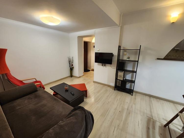 Apartament cu 2 camere semidecomandat în Sala Palatului