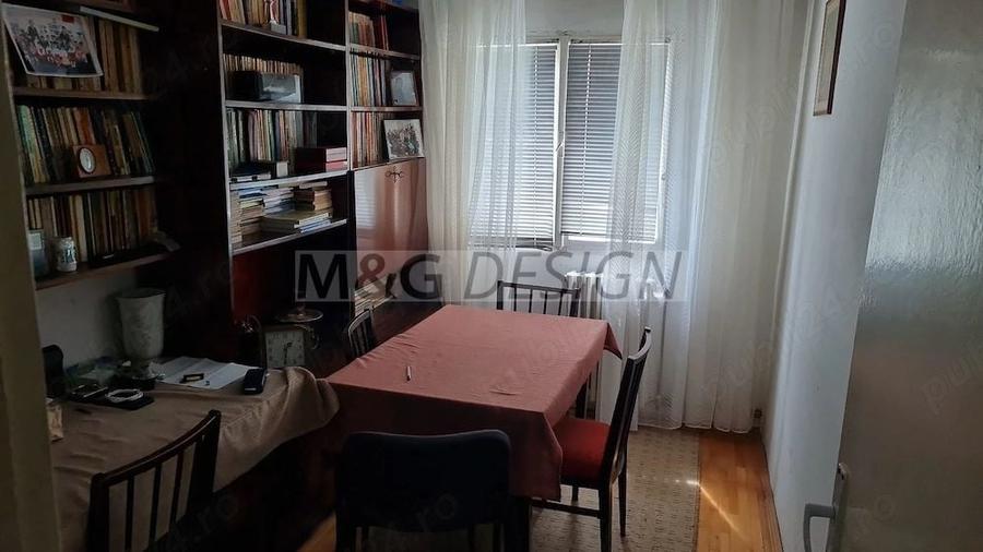 Apartament cu 3 camere decomandat în Lipovei