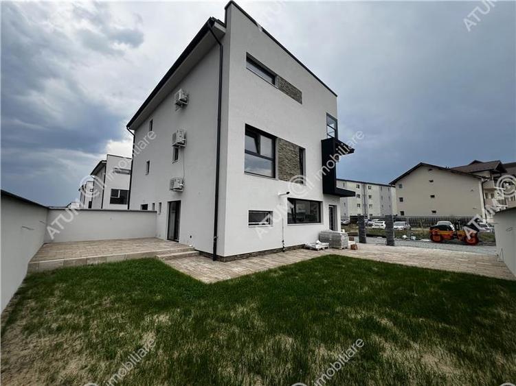 Duplex cu 4 camere cu Canalizare în Șelimbăr