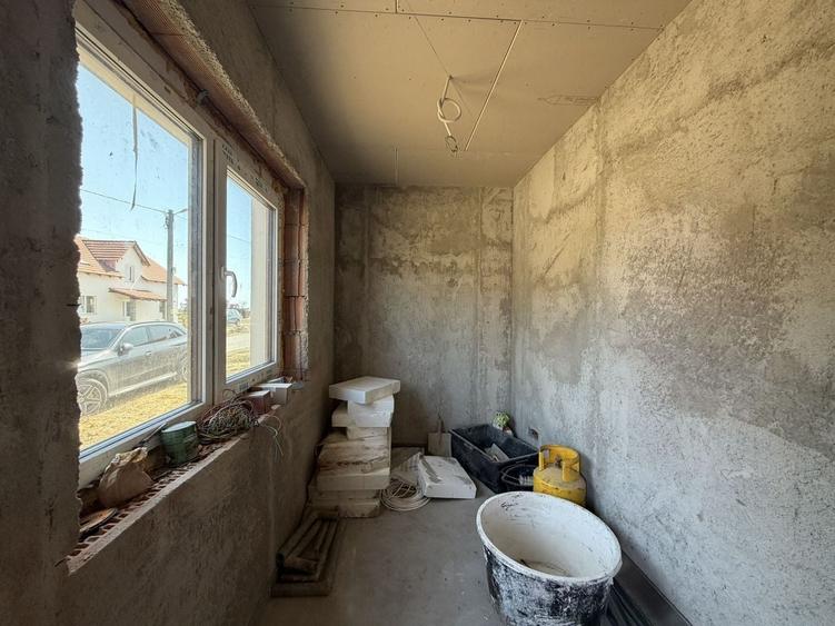Casă individuală cu 6 camere cu Canalizare în Sud