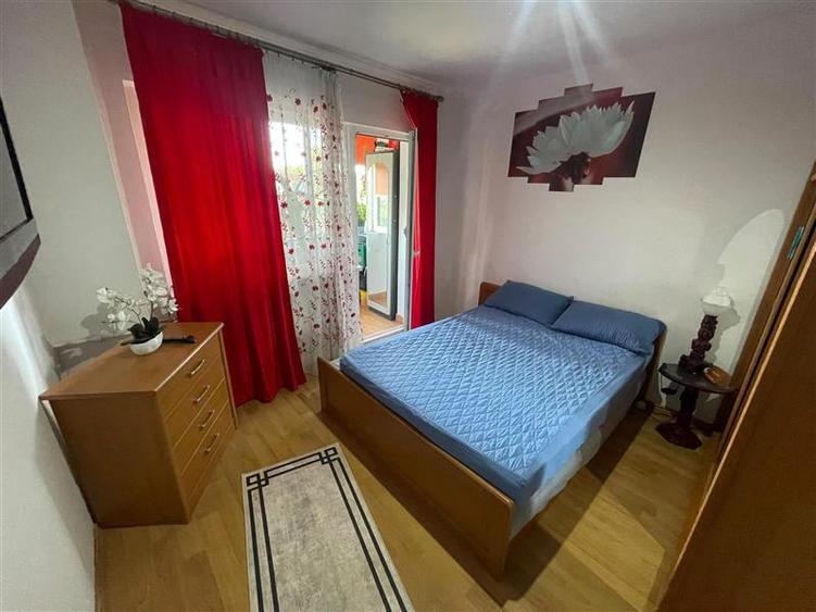 Apartament cu 3 camere decomandat în Rahova