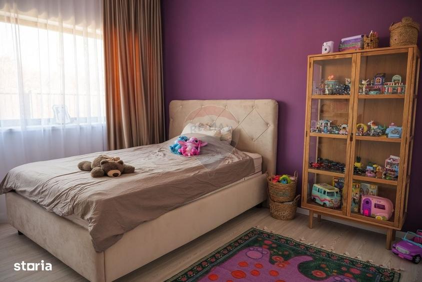 Casă cu 4 camere cu Teren 574 Mp în Central